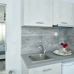 Lefki Penzion Polychrono