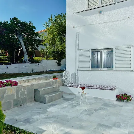 Lefki Guest house