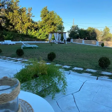 Lefki بوليخرونو