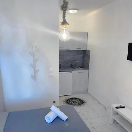 Lefki بوليخرونو