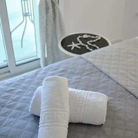 Lefki 3* بوليخرونو